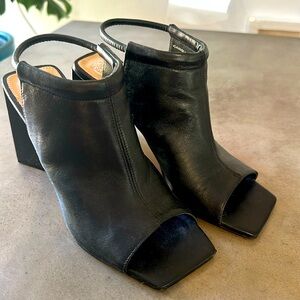 Vince Camuto Avangila Sandal